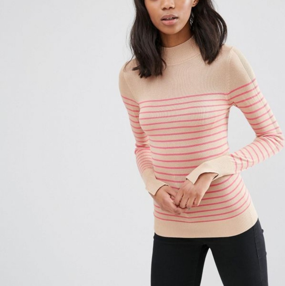 NWOT Striped soft yarn turtleneck